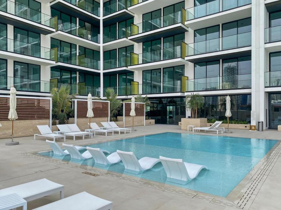 Guestready - Jumeirah Village Haven With Pool View